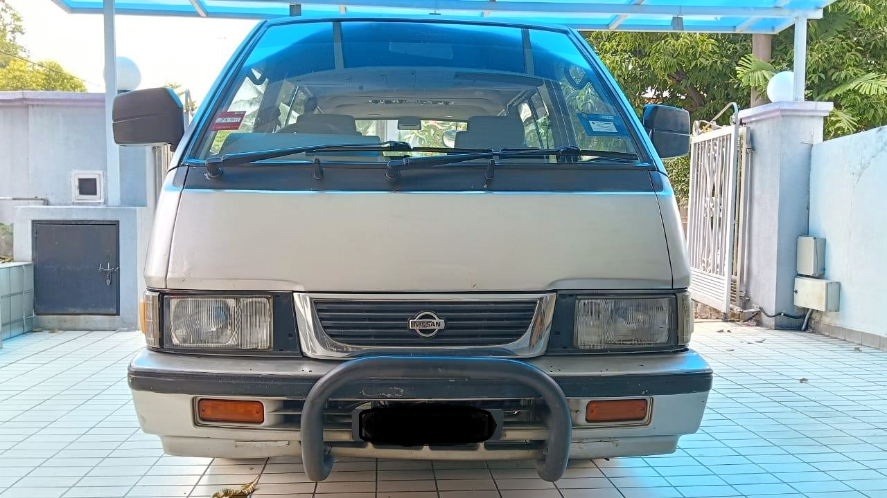 Nissan Vanette C22 Window Van (Passenger)