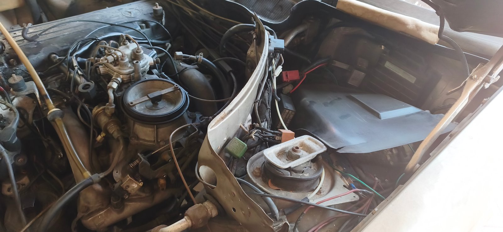 1986 Mercedes-Benz 230e / 124 - Project or Parts / Scrap Car